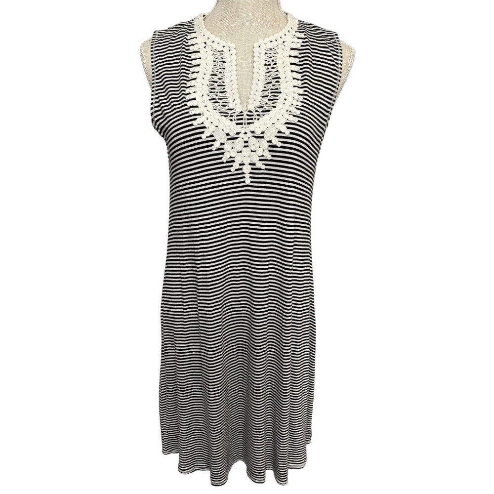 NWT Max Studio Crochet Lace V-Neck Black and White Swing Dress Sleeveless Size S